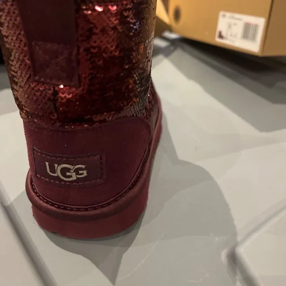 Sparkle UGGS kids Size 1 - Picture 2 of 5